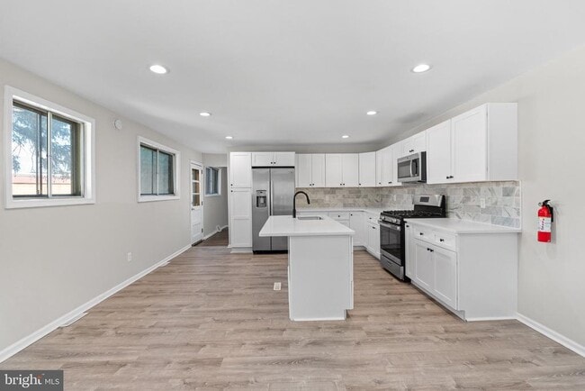Photo - 205 Juniper Rd