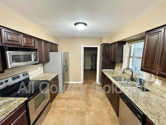 472 Ridgewood St NW