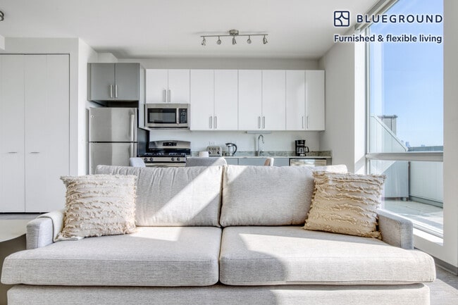 Photo - 2340 N California Ave Unidad FL6-ID480