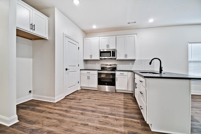 Photo - 336 Turnberry Ct