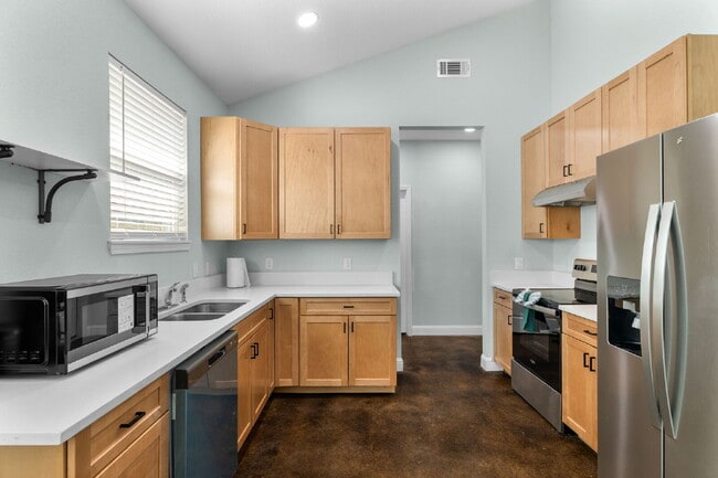 Photo - Fully Furnished 2-Bedroom, 2-Bathroom Duplex in Waco Unidad B