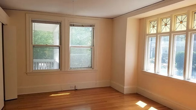 37 Kenwood St Unit 1