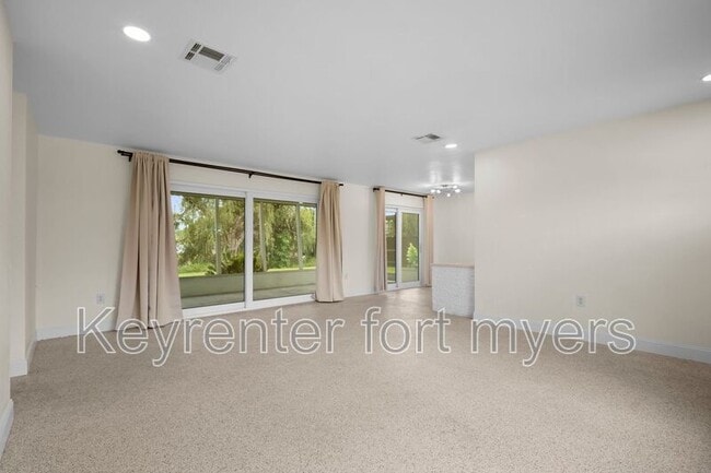 Photo - 4261 Lagg Ave