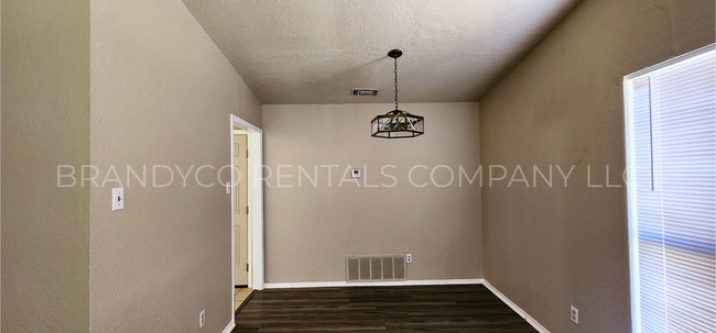 1208 Circle Tree Loop