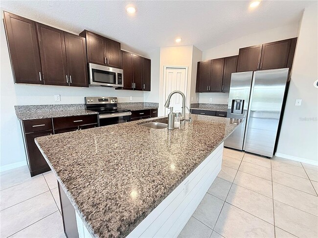 Photo - 15610 Charr Island St