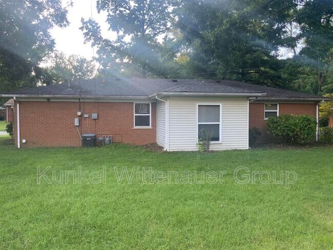 Photo - 700 St Mary Dr