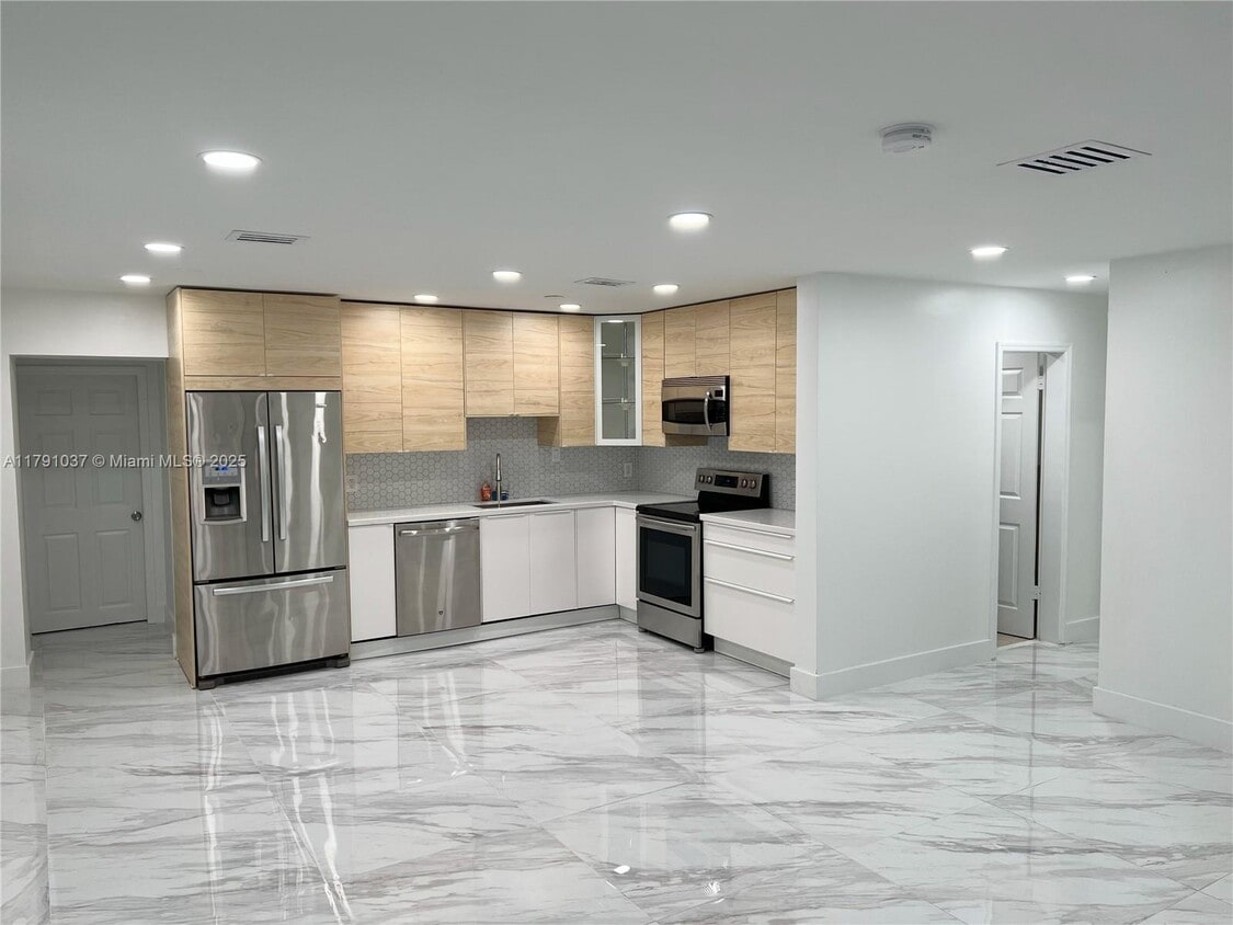Photo - 4337 SW 49th St (Fort Lauderdale, FL)