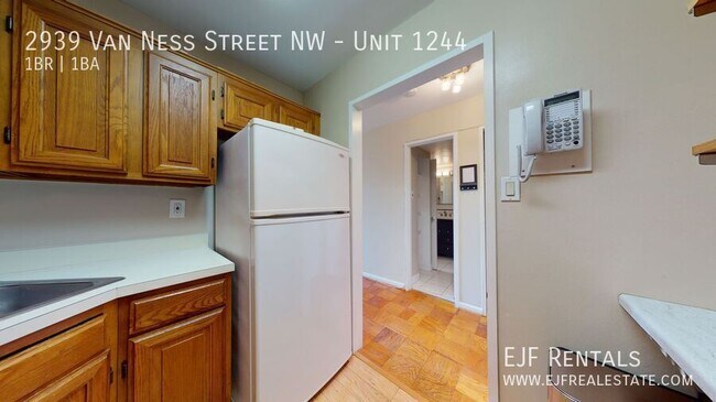 Photo - Amenities GALOR! All Energy Utilities Incl... Unit 1244