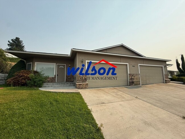 Building Photo - 7905 Skyline Way Unit 7905 Skyline Way #1