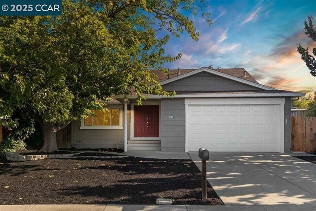 Building Photo - 3325 G St Rental
