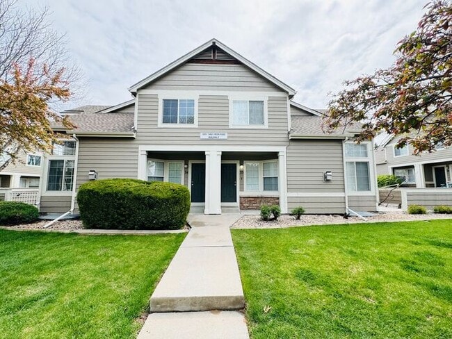 2 Bedroom, 1.5 Bathroom Condo Only Seconds... - 2 Bedroom, 1.5 Bathroom Condo Only Seconds...