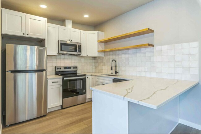 Photo - 335 Martin Luther King Jr Way