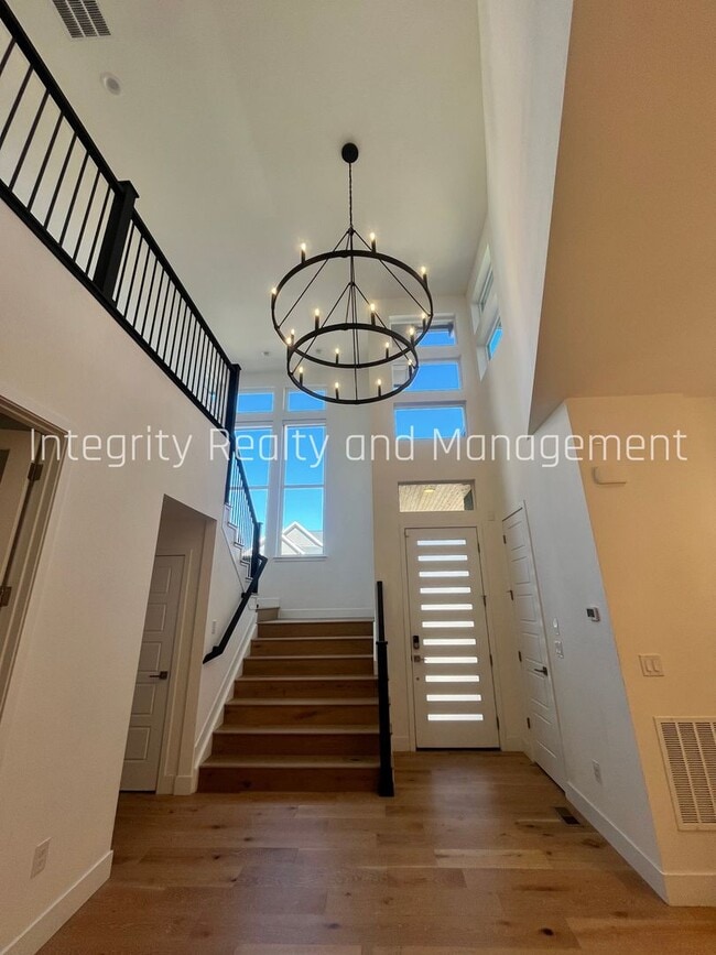 Photo - 6121 Chester St