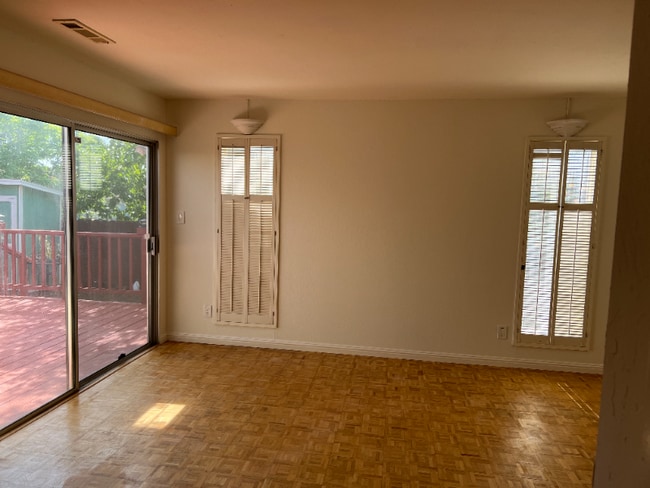 Photo - 25841 Bryn Mawr Ave