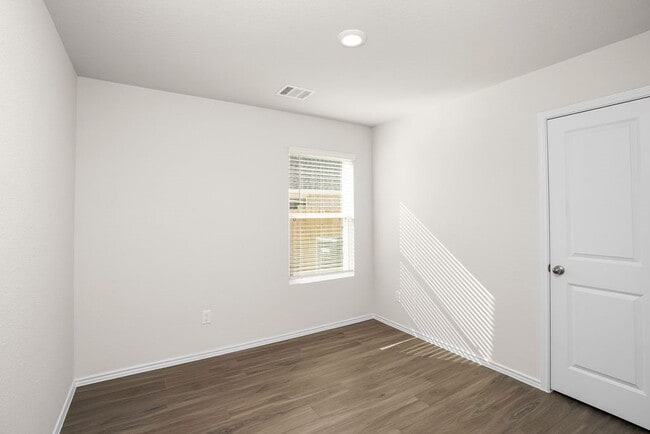 Building Photo - 3045 Wood Lily Dr