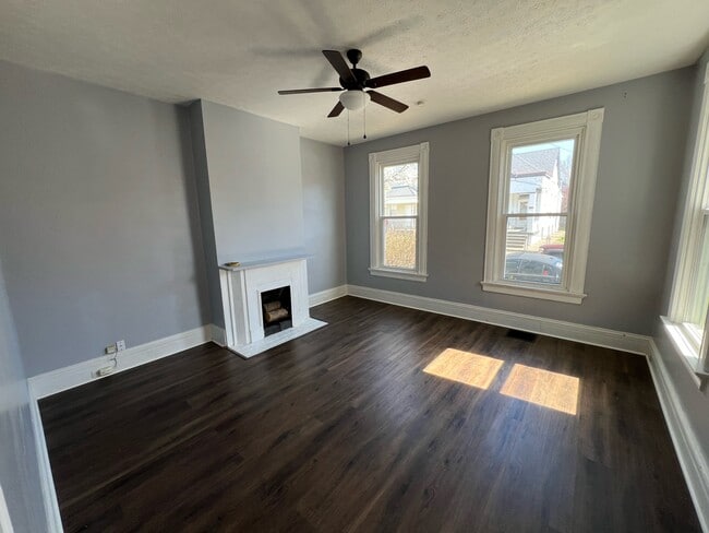 Photo - 1535 St Clair St