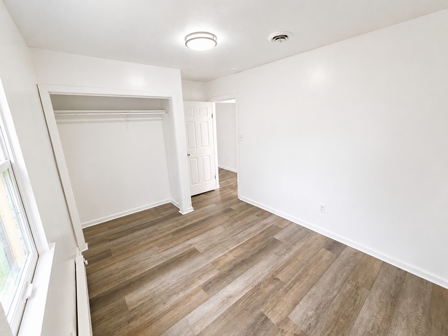 Photo - 933- 933 1/2 W Wayne St Unidad Wayne St W 933 1/2