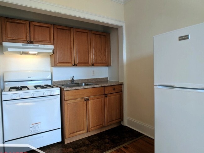 Photo - 2737 N Spaulding Ave Unit 221