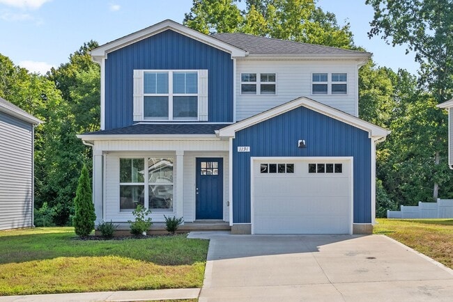 Building Photo - Modern Comfort on a Tree-Lined Lot! Rental