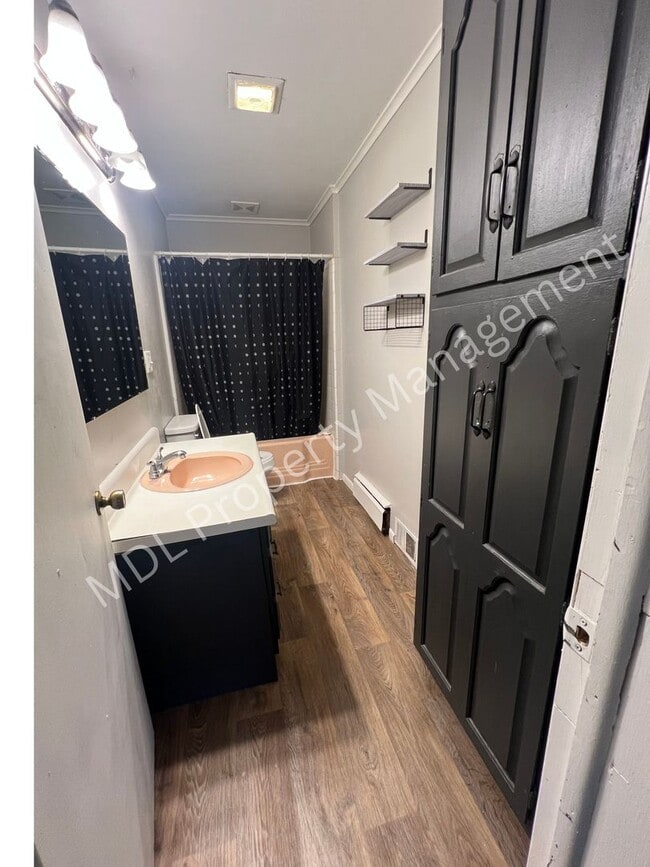 Photo - Spacious 5-Bedroom Home- This won't last long- Call NOW 989-895-1590