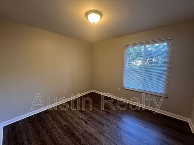 Photo - 1107 Mariedale Ct Unidad Apt A