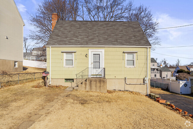 Building Photo - 36 Harding St Rental