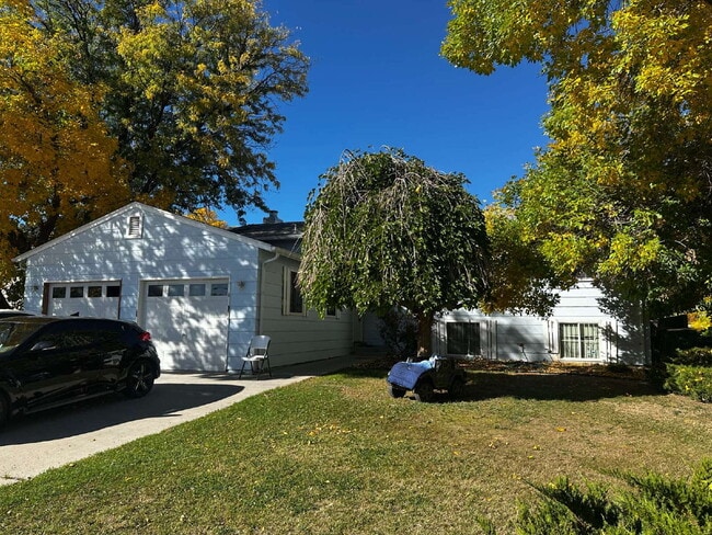 Photo - AVAILABLE NOW! Newly refreshed duplex in A... Unit A