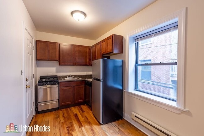 Photo - 816 W Cornelia Ave Unit A