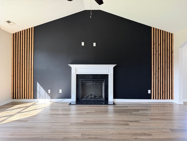 107 Cavalier Dr