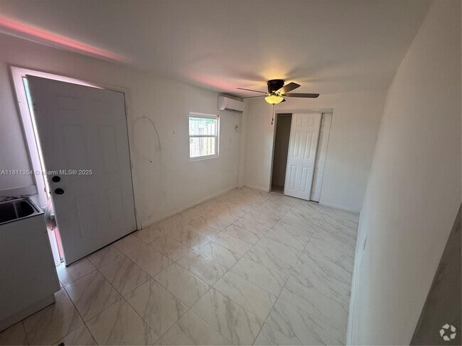 Building Photo - 6980 SW 26th St Unit 2 Rental