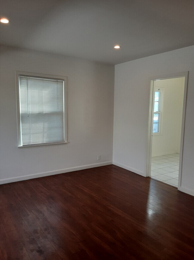 Living Room Angle 1 - 10857 Jefferson Blvd