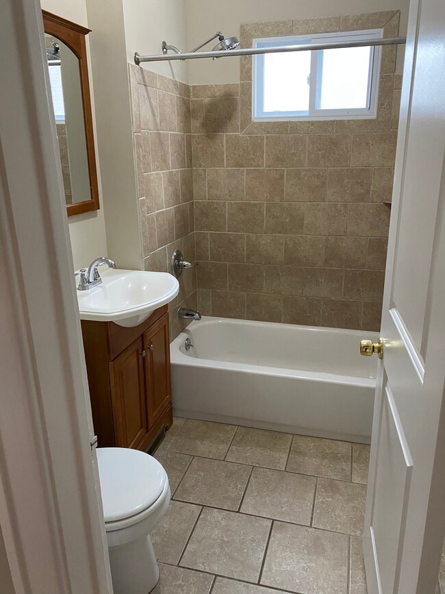Photo - 1069 Wayburn St Unit 2