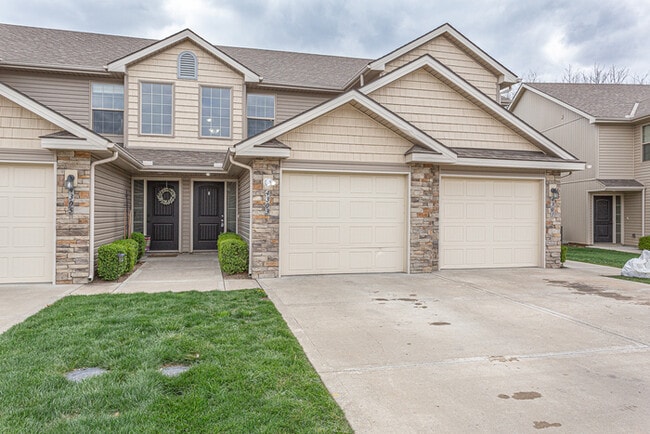 Modern 3-Bed, 2 Bath Townhome Near Brighto... - Modern 3-Bed, 2 Bath Townhome Near Brighto...