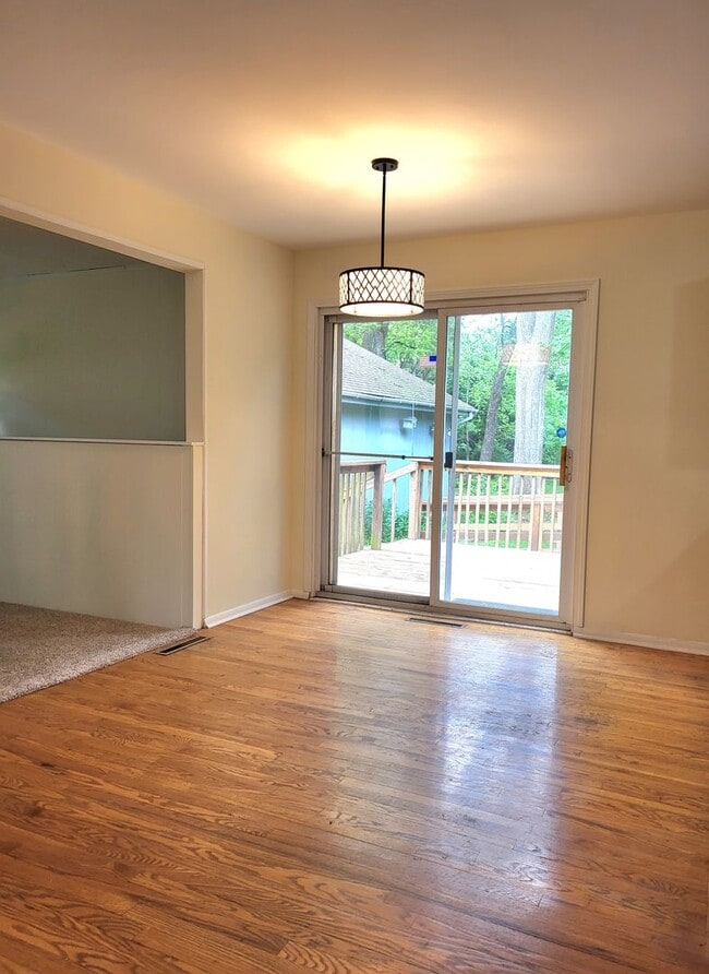 Photo - 4931 Appleton Ave