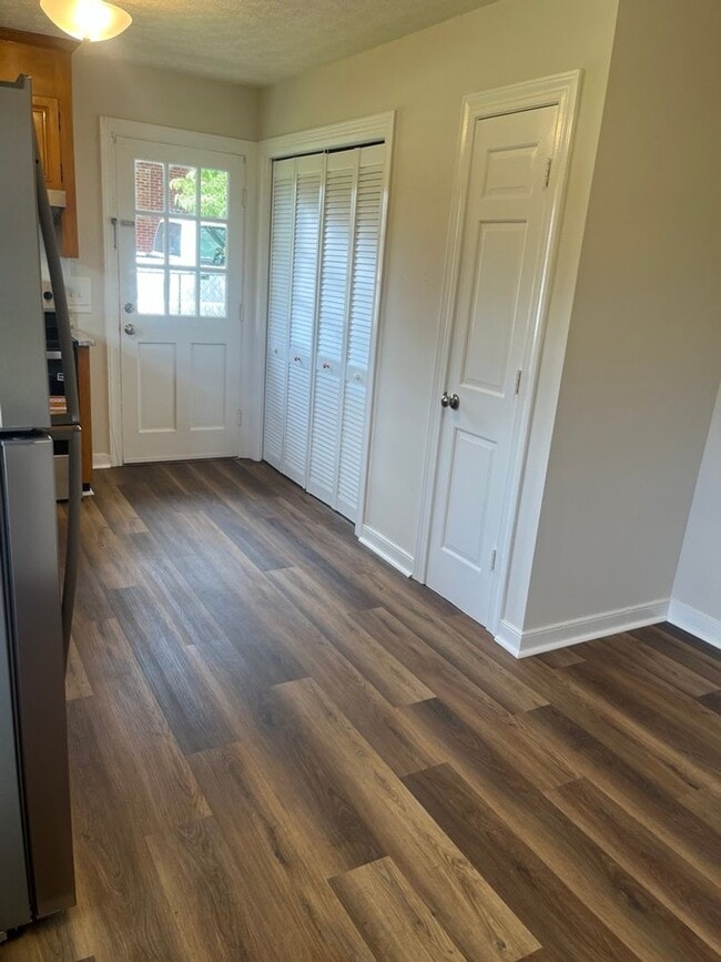 Photo - 719 Whitestone Dr Unit Apt B