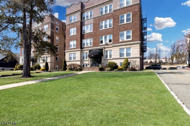 Building Photo - 16 Forest St Unit 101 Rental