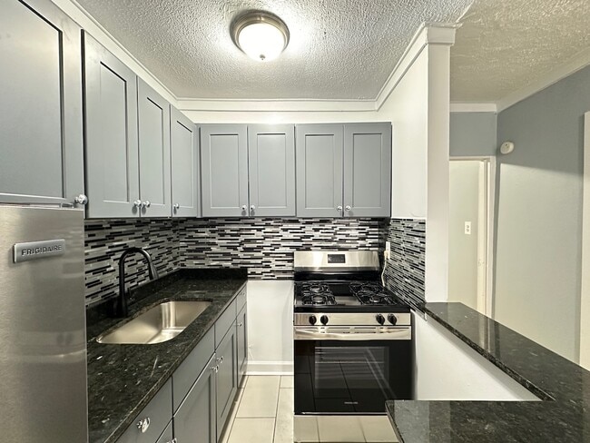 Photo - 5668 N Ridge Ave Unit N2