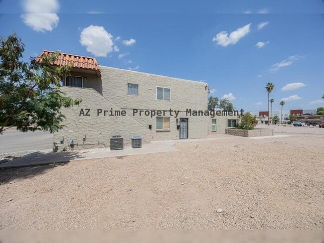 Building Photo - 4724 E Portland St