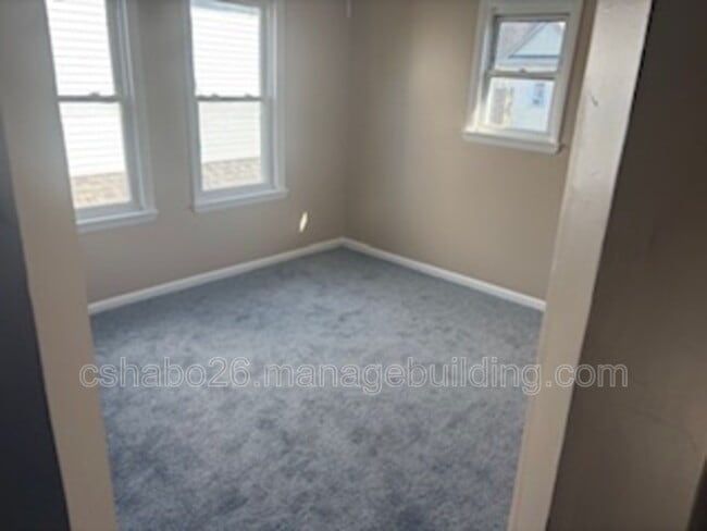 Photo - 322 W Merchant St