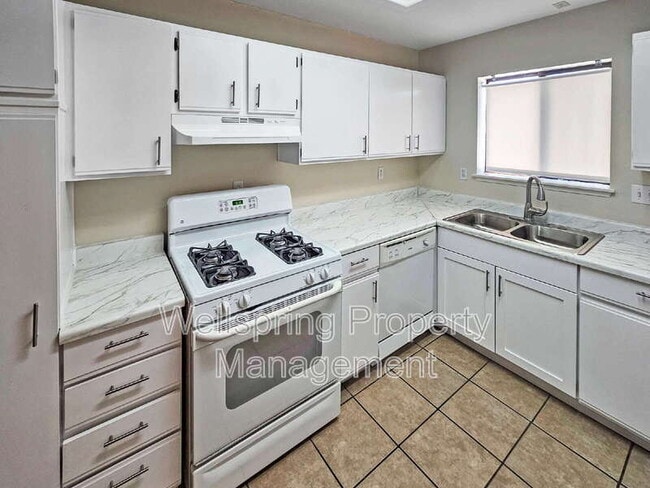 Photo - 305 S Richmond Rd Unit B