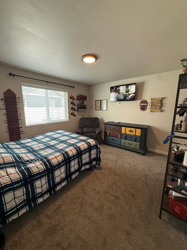 Photo - 517 Raven Ln