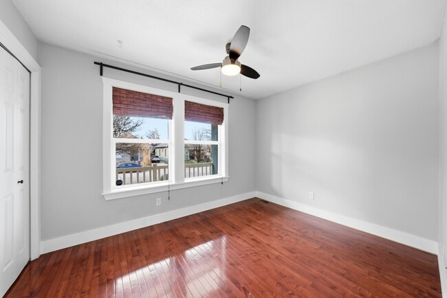 Photo - 574 Pugsley St