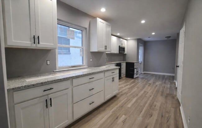 Photo - 308 King St Unit Apartment  #1