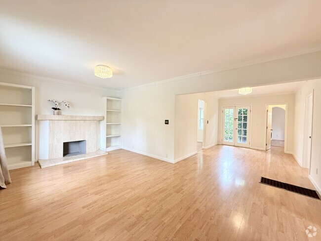 Building Photo - 628 Westbourne Dr Rental