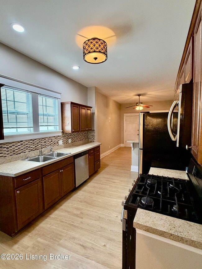 Photo - 2125 Crittenden Dr