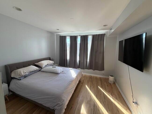 Photo - 6135 N Broadway