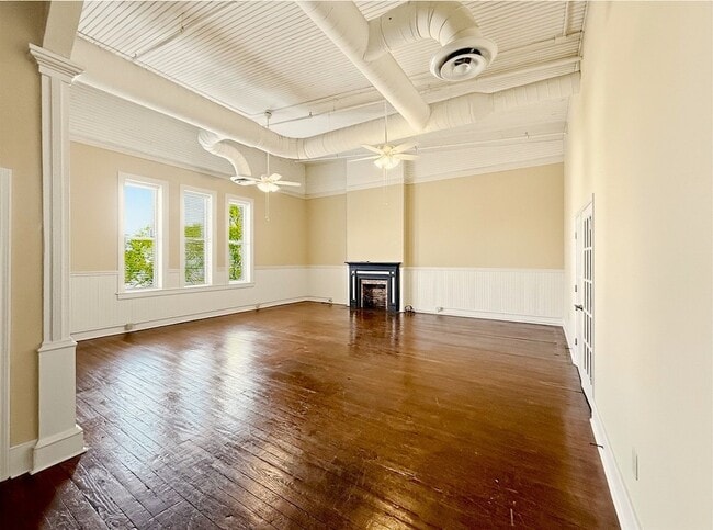 Building Photo - 484 1st St Unit 300