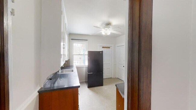 Photo - 605 W Washington St