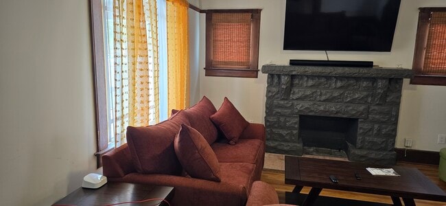 Photo - 1610 W 36th Pl