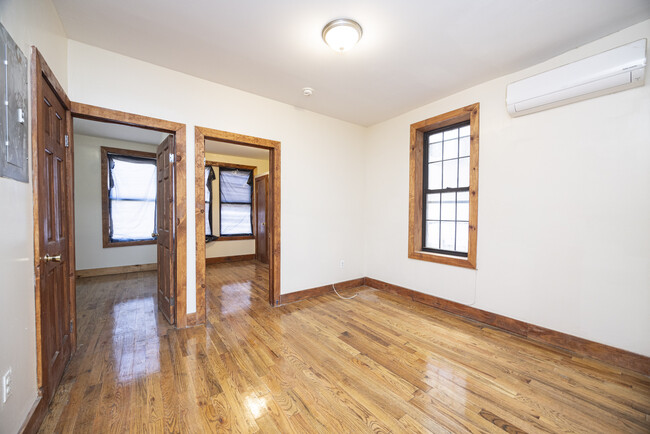Photo - 336 Starr St Apartamento Unidad 1F